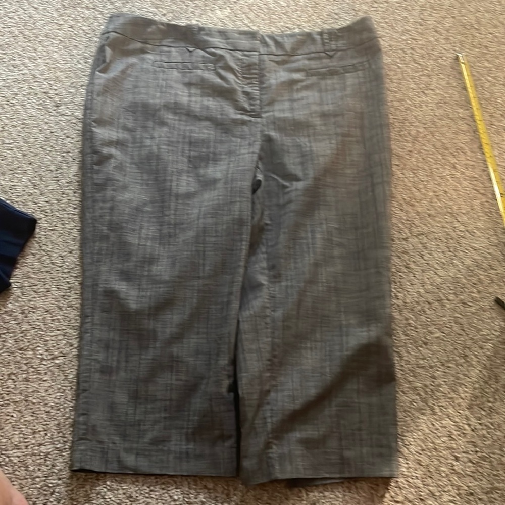 Apt 9 gray capri